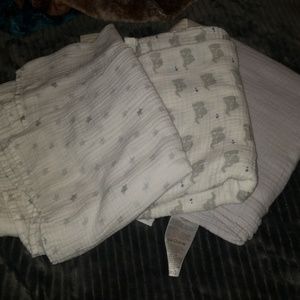 RECEIVING BLANKETS 3 FOR $12 ♡ 20% off 3 +